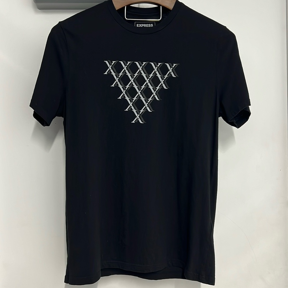 Men’s Express Medium Black T w/Gray Graphic